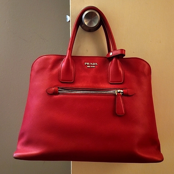 💯Authentic Red Prada Cuir Promenade Front Zip Tote Saffiano Leather Large - Picture 1 of 10